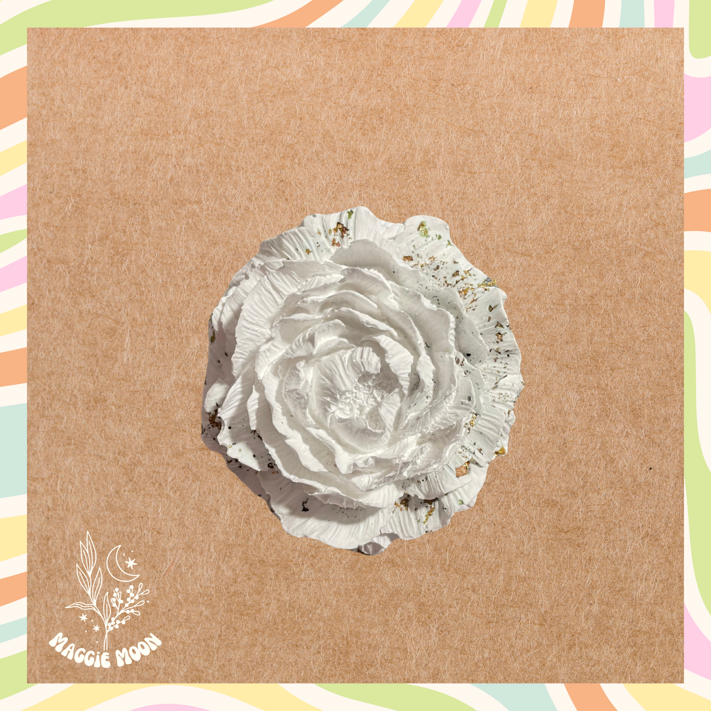 Aroma stone- white with gold leaf