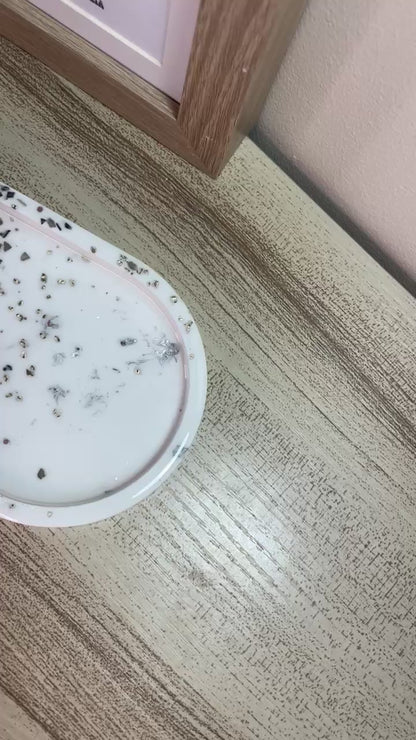 Geode Pill tray- White & Black